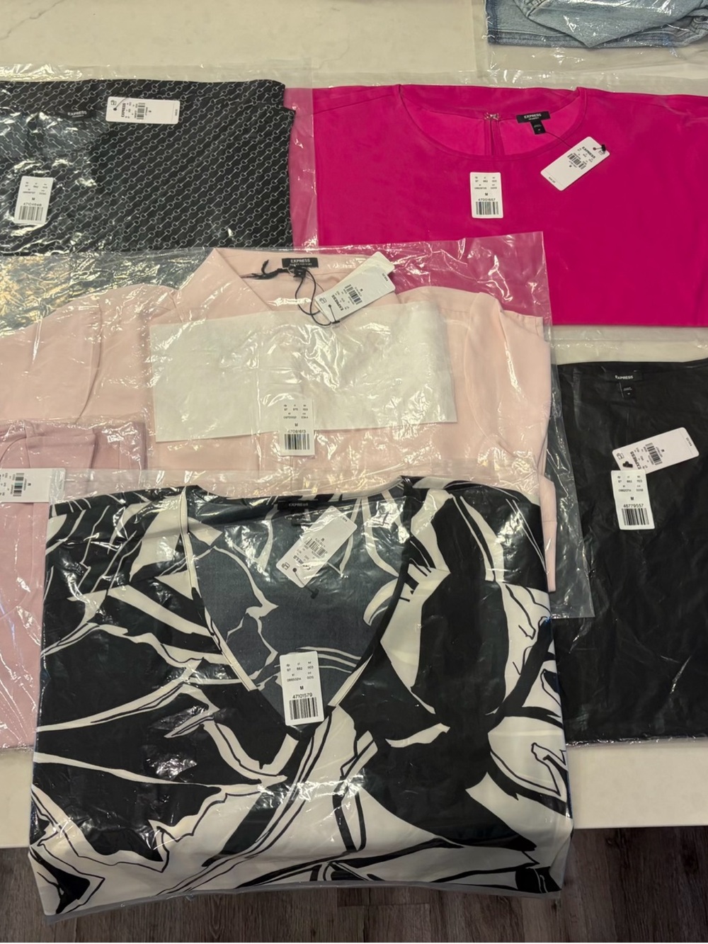 Express business professional tops (6) New size M variety